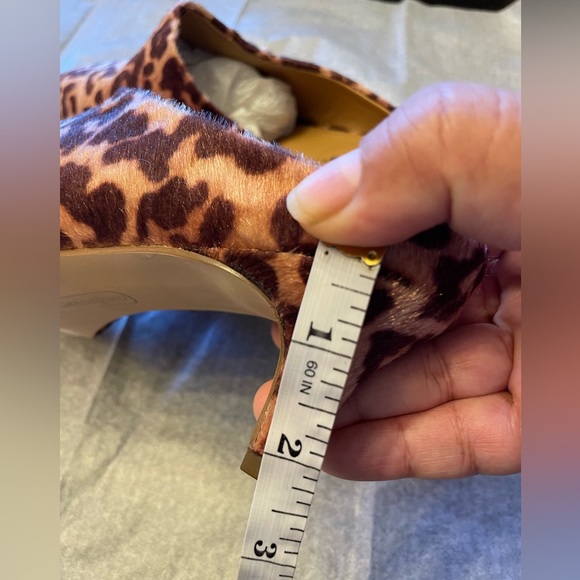 Leopard comfortview shoes size 9 1/2 wide - Picture 3 of 8